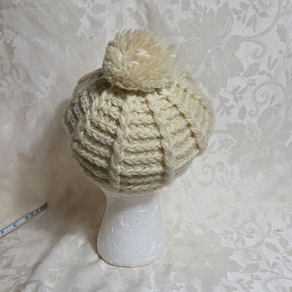 Betmar New York Vintage Cream Knit Pom Newsboy Cap - Picture 3 of 6